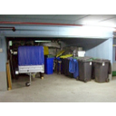 Carga de fuego a través de los residuos y vehículos Bild anzeigen